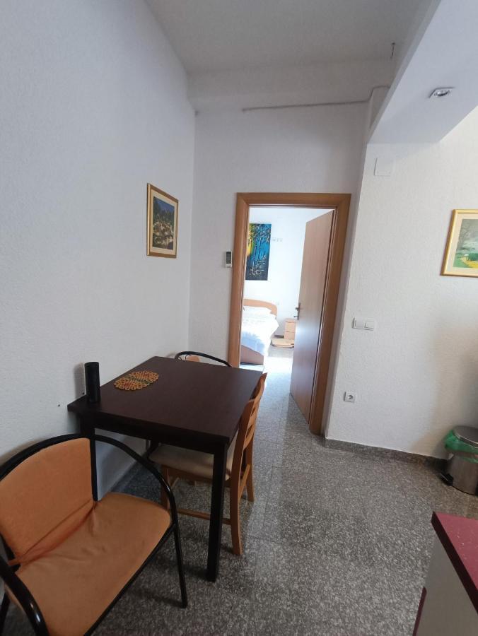 Apartmani Centar Starigrad Paklenica Buitenkant foto