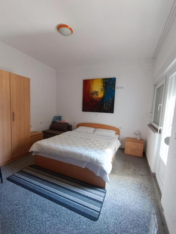 Apartmani Centar Starigrad Paklenica Buitenkant foto