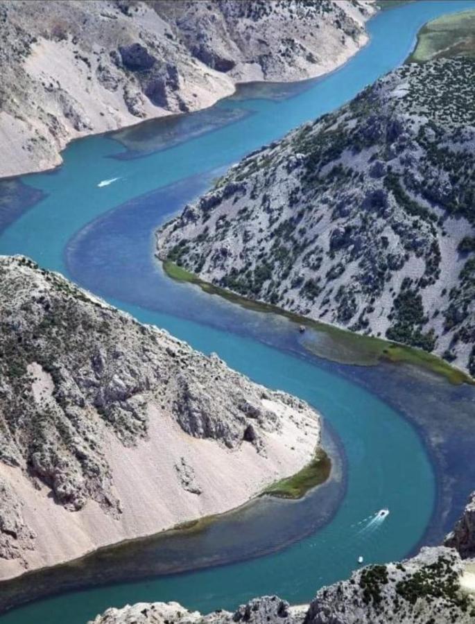 Apartmani Centar Starigrad Paklenica Buitenkant foto