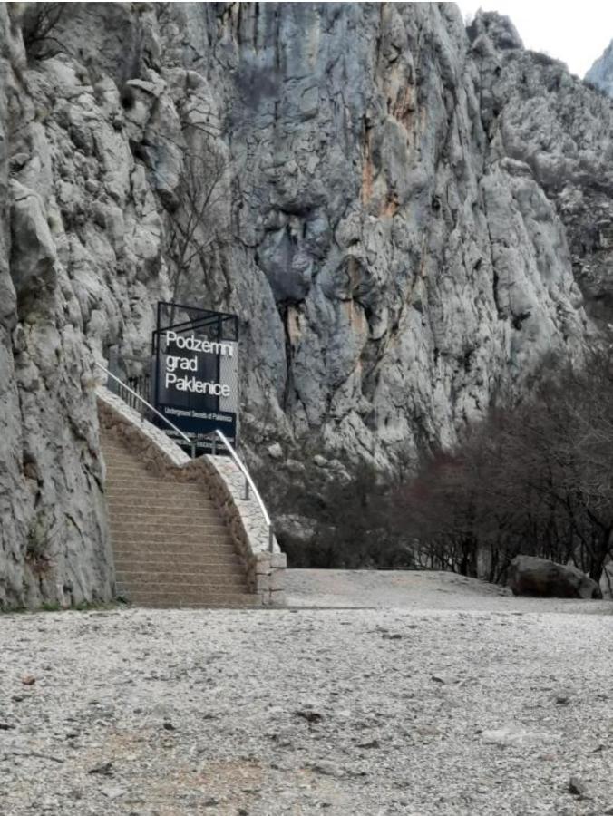Apartmani Centar Starigrad Paklenica Buitenkant foto