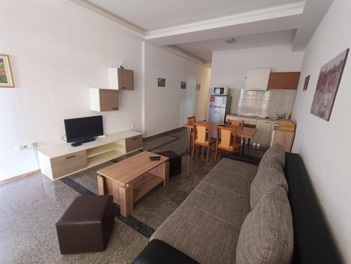 Apartmani Centar Starigrad Paklenica Buitenkant foto