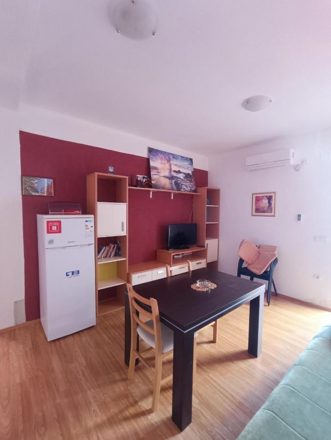 Apartmani Centar Starigrad Paklenica Buitenkant foto
